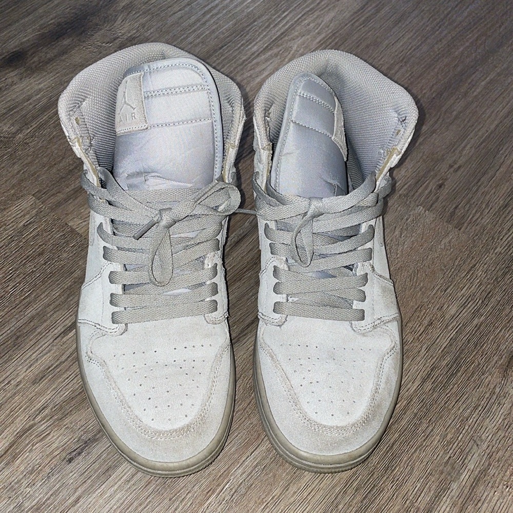 Nike Air Jordan 1 Retro Grey Suede sneakers size -9
